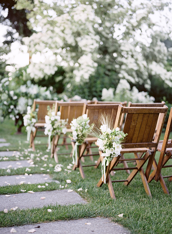 green and white intimate wedding, lush white flowers, floret | Heather Payne Photography