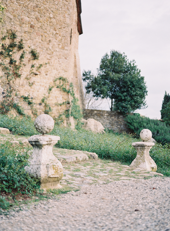 castello di vicarello, statues, organic, film, destination wedding photographer