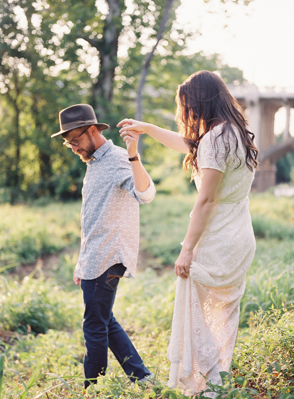 romantic park engagement session by heather payne photography