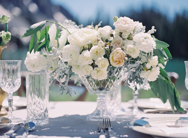 white and green wedding, white and green wedding flowers, elegant, garden style flowers, kelly perry