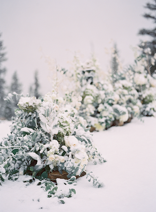 Snow Flower Arch, Bare Root Floral, Aspen Colorado Wedding | Heather Payne Photography