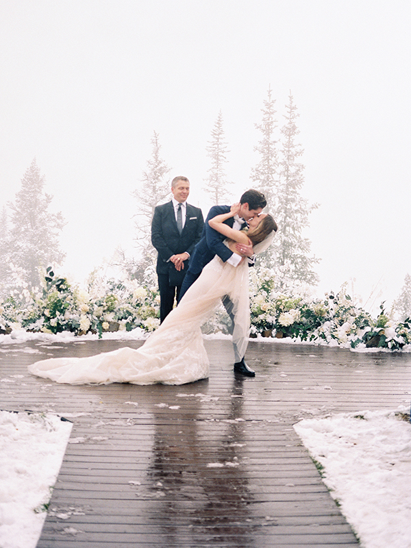 First Kiss, Winter Snow Wedding, Colorado Film Photographer | Heather Payne Photography