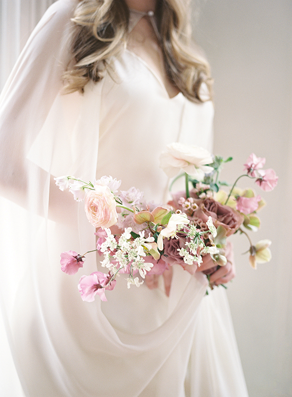 purple bridal bouquet, bridal fashion cape, texas wedding photographer | Heather Payne Photography