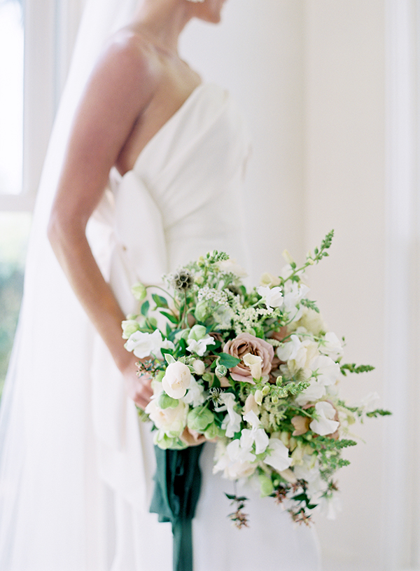 Chic Bride, Emerald Green Palmetto Bluff Wedding, Charleston Film Photographer, Bouquet  | Heather Payne Photography