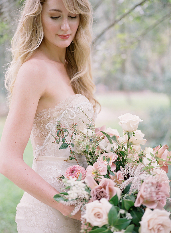 Charleston wedding, pink flowers, spanish moss | Heather Payne Photography