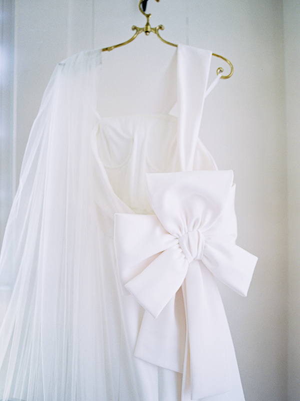 Victor & Rolf Wedding Gown, Chic Bow Wedding Gown, Montage Palmetto Bluff  | Heather Payne Photography