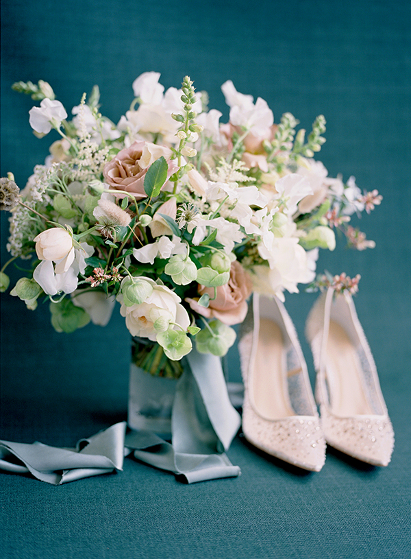 Bridal bouquet, Emerald Green Wedding, Bella Belle Shoes, Montage Palmetto Bluff  | Heather Payne Photography