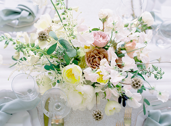 Romantic Flower Arrangement, Montage Palmetto Bluff Wedding, Charleston Wedding Photographer  | Heather Payne Photography